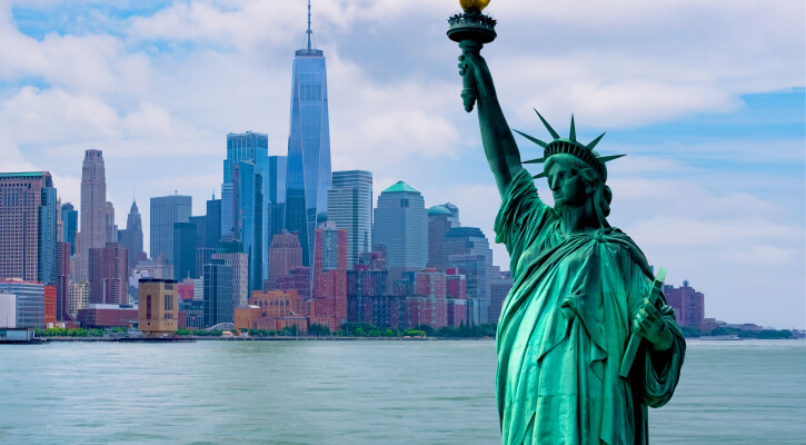 New York StatueOfLiberty USA 1159064755 v2